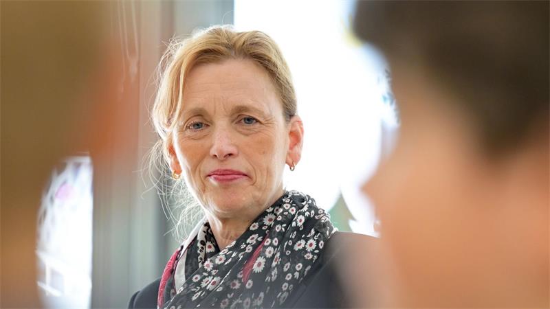 Sprache können: Wie Kinder fit werden für die Schule Bundesministerin Karin Prien betont die Bedeutung von Bildung in den Kitas. (Archivbild)