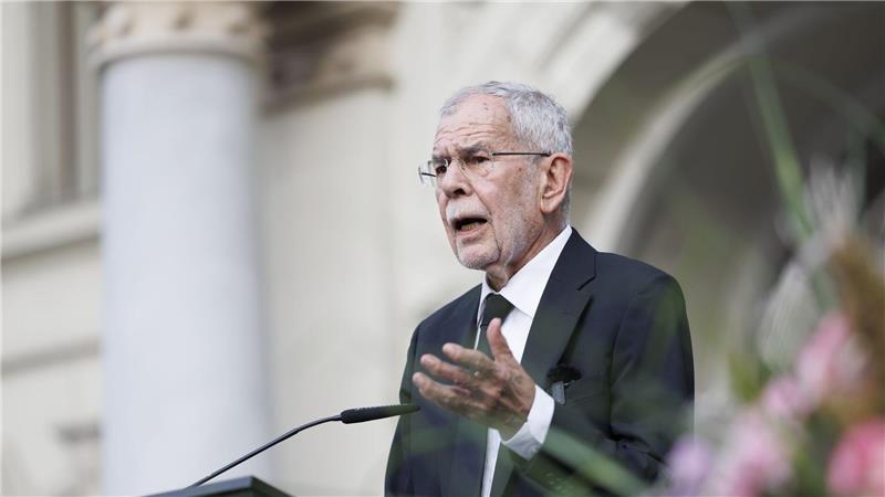 Bundespräsident Alexander van der Bellen schaltet sich in die Waffen-Debatte ein.