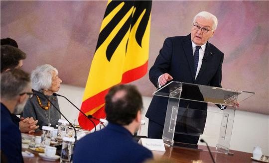 Bundespräsident Frank-Walter Steinmeier hatte Juden und Muslime, Israelis und Palästinenser ins Schloss Bellevue eingeladen.
