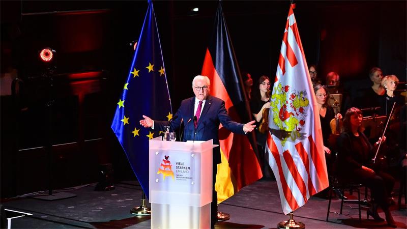 Bundespräsident Frank-Walter Steinmeier spricht beim Festakt zum Tag der Deutschen Einheit