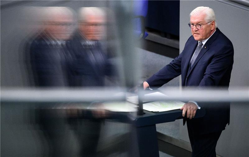 Steinmeier fordert Wertschätzung für Demokratie Bundespräsident Frank-Walter Steinmeier während seiner Rede bei der Gedenkstunde zum 70. Jahrestag des Volksaufstandes in der DDR im Deutschen Bundestag.