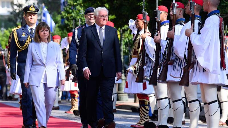 Athen konfrontiert Steinmeier mit Reparationsforderungen Bundespräsident Frank-Walter Steinmeier wird in Athen mit Reparationsfragen konfrontiert.