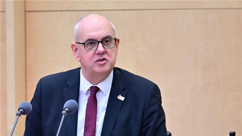 Bundesratspräsident Bovenschulte erinnert an die im Nationalsozialismus ermordeten Sinti, Roma und Jenischen.