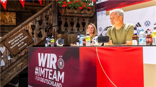 Bundestrainer Christian Wück gab seinen EM-Kader im Europapark Rust bekannt.