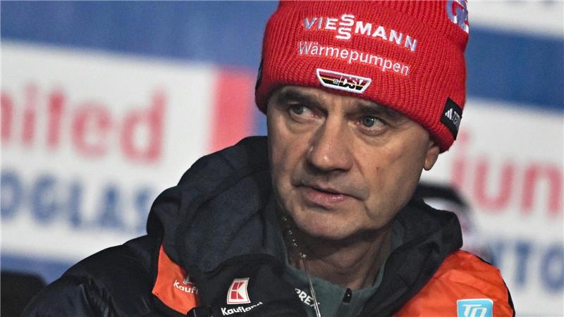 Bundestrainer Horngacher braucht aktuell neue Leistungsträger. (Archivbild)