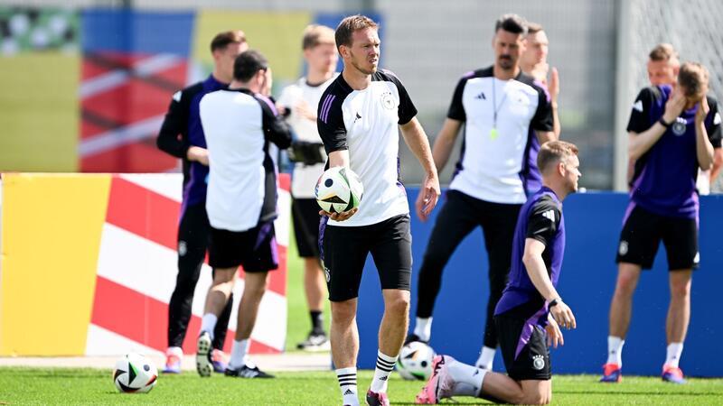 Bundestrainer Julian Nagelsmann beim Abschlusstraining der deutschen Nationalmannschaft.