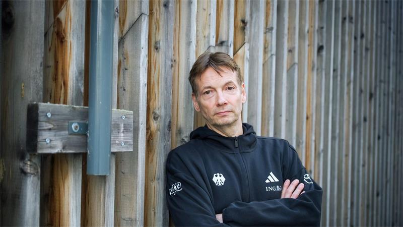 Basketballerinnen starten WM-Mission - „Cooles Event“ Bundestrainer Olaf Lange versucht vor dem WM-Start die Erwartungen zu dämpfen.