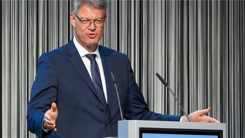 Kreise: Evelyn Palla soll neue Bahnchefin werden Bundesverkehrsminister Patrick Schnieder hofft, dass der neue Chef samt neuer Strategie bei der Bahn den Richtungswechsel einleitet. (Archivbild)