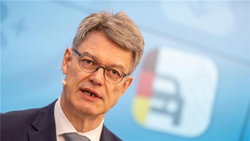 Bundesverkehrsminister Schnieder: „Die Automobilindustrie ist die Leitindustrie in Deutschland.“