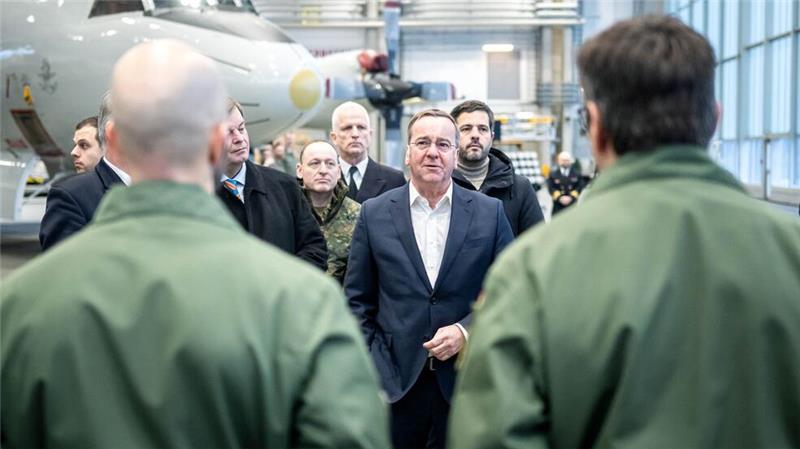 Bundesverteidigungsminister Boris Pistorius (SPD) stattet dem Marinefliegerstützpunkt Nordholz einen Besuch ab. 