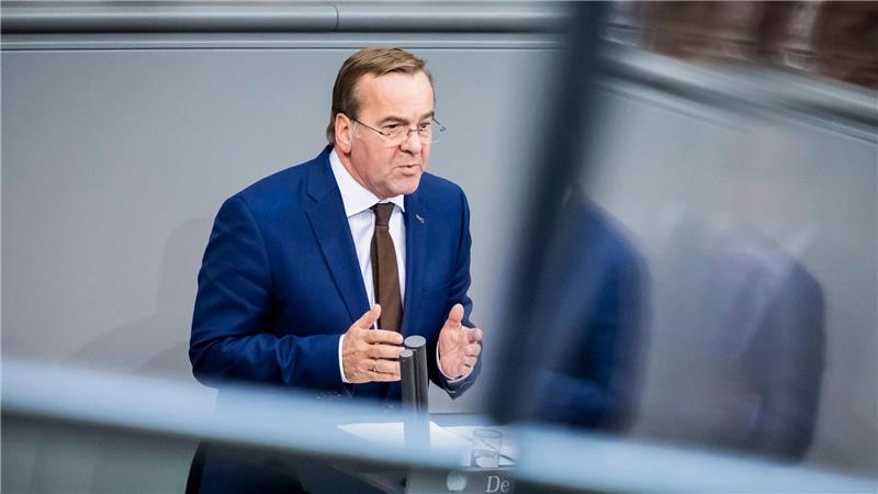 Bundesverteidigungsminister Boris Pistorius (SPD) wirbt im Bundestag für sein Wehrdienstmodell, zeigt sich aber offen für Kompromissvorschläge.