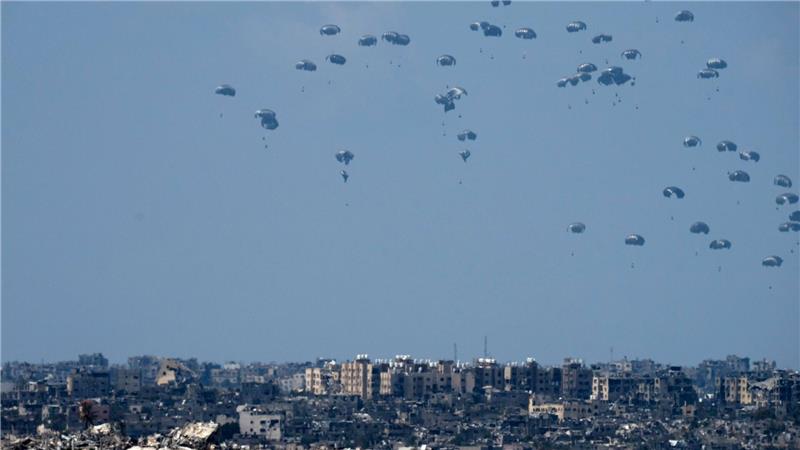 Bundeswehrmaschinen sollen sich an den Abwürfen von Hilfsgütern über Gaza beteiligen. (Archivbild) 