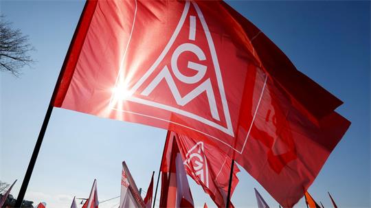 Bundesweit will die IG Metall am 21. September gegen weitere Einschnitte für Beschäftigte der Automobilbranche protestieren. (Symbolbild)