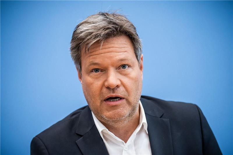 Wirtschaftsministerium: Posten-Besetzung wird geprüft Bundeswirtschaftsminister Robert Habeck.