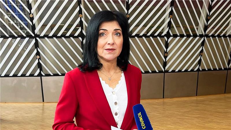 Berlin gibt Widerstand gegen Pariser Pro-Atom-Kurs auf Bundeswirtschaftsministerin Reiche spricht sich für Technologieoffenheit aus.