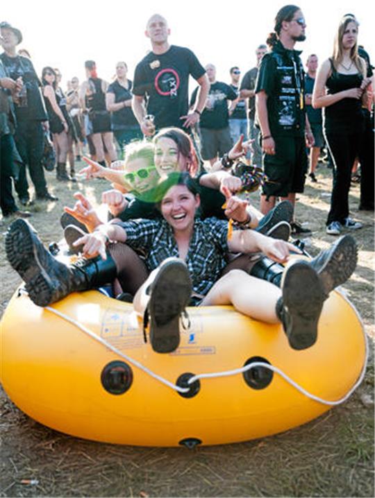 Bunt und ausgelassen: So sieht es aus beim Rockharz-Festival.