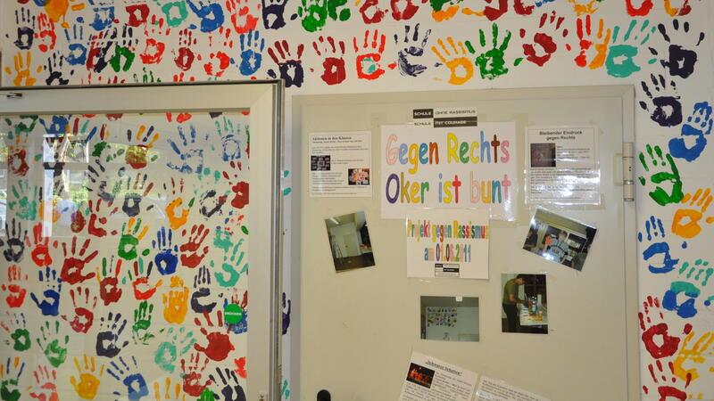 Buntes Oker, bunte Schule: Die AGG setzt Zeichen ihres Selbstverständnisses auch im eigenen Gebäude.