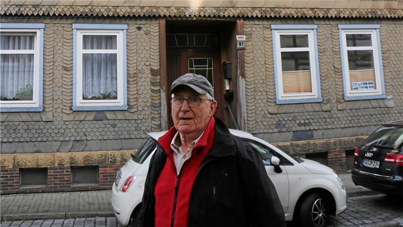 Goslarer Fensterstreit: Mann will Sicherheit, Stadt gibt Putztipps Burkhard Grothe will seine Fenster sanieren – aber nicht so, wie es der Denkmalschutz fordert. Foto: Hartmann