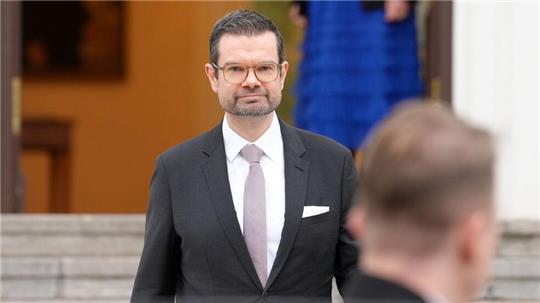 Buschmann hatte am Donnerstag seine Entlassungsurkunde von Bundespräsident Frank-Walter Steinmeier entgegengenommen. (Archivbild)