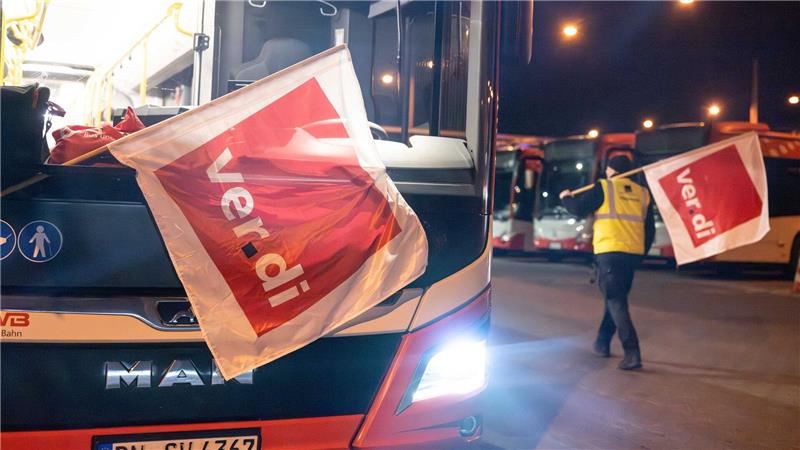Busfahrer im Warnstreik - Verdi hat zur Arbeitsniederlegung aufgerufen.