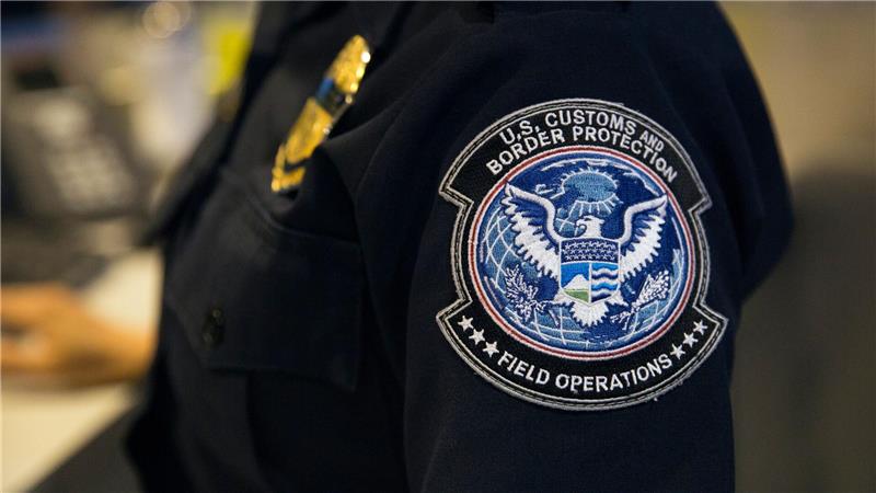 ICE und US-Grenzschutz - Wer steckt hinter den Behörden? CBP-Beamte entscheiden über die Einreise in die USA. (Archivbild)