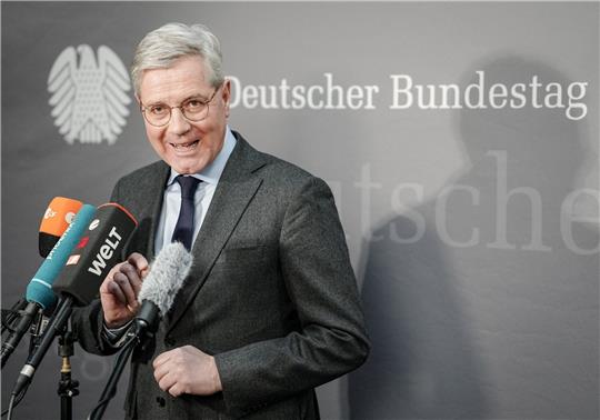 CDU-Außenminister Norbert Röttgen: Die bisherige Linie der Bundesregierung führe zu einem militärischen Patt mit großen Verlusten.