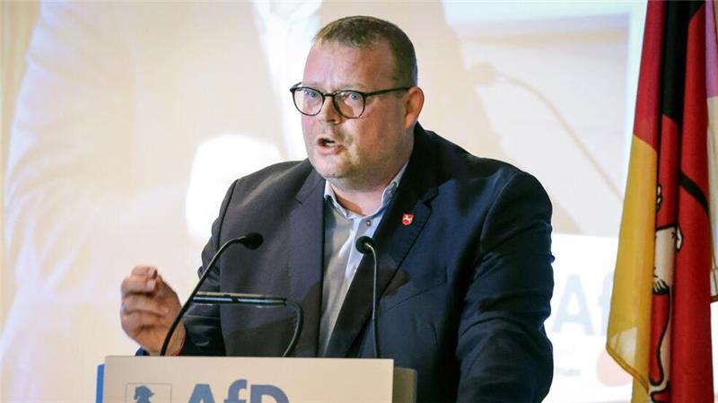 AfD-Landeschef: Zeitenwende nur mit Schwarz-Blau CDU-Chef Merz müsse sich ehrlich machen, fordert der AfD-Landesvorsitzende Schledde. (Archivbild)