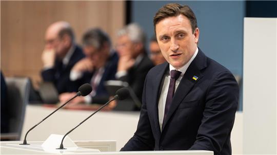CDU-Fraktionschef Sebastian Lechner rechnet bei der Neubesetzung des Wirtschaftsministeriums mit einer parteitaktischen Lösung der SPD. (Archivbild)
