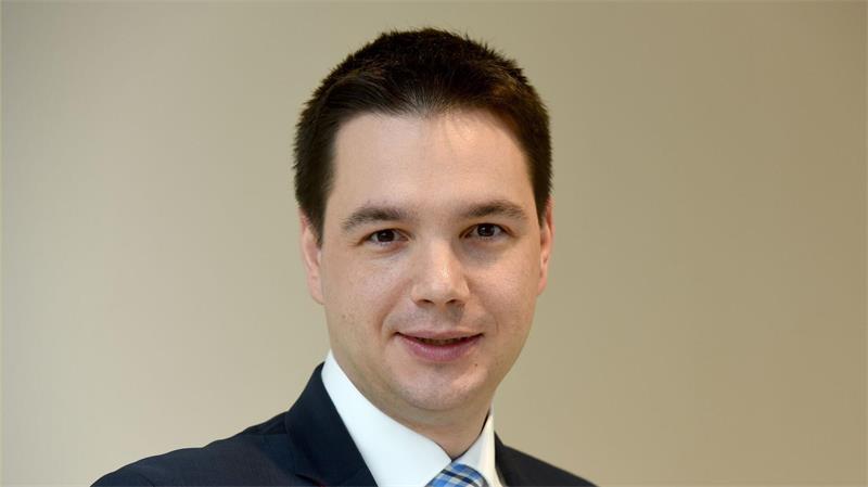 CDU-Politiker Scharrelmann setzt sich für Reformen ein, die den Führerschein günstiger machen sollen. (Archivbild)