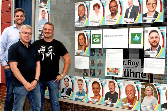 CDU-Ratskandidat Frank Schwering, Stadtverbandsvorsitzender Jens Lutz und Fraktionsvorsitzender Lars Weitemeyer (von links) liegt die Zukunft von Clausthal-Zellerfeld am Herzen. Darum pochen sie so auf die Nachhaltigkeitsziele.  Foto: Knoke