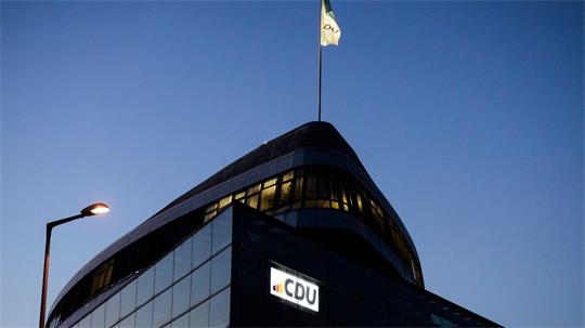 CDU und CSU fallen in der aktuellen YouGov Sonntagsfrage auf ein neues Tief. (Symbolbild)