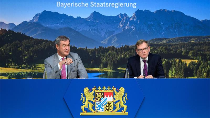 Merz hält an der Koalition und am Reformkurs fest CSU-Chef Söder sagt Rückendeckung für Kanzler Merz voraus.