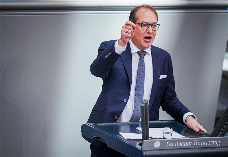Ampel-Haushaltsstreit: CSU warnt vor Steuererhöhungen CSU-Landesgruppenchef Alexander Dobrindt wirft der Ampel-Regierung «mangelnde finanzpolitische Seriosität» vor.