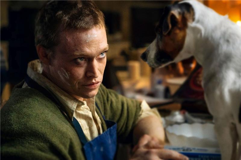 Caleb Landry Jones beeindruckt in „DogMan” Caleb Landry Jones spielt die Hauptrolle in Luc Bessons neuem Film «DogMan».