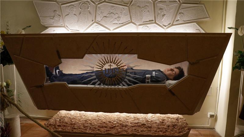 Assisi zeigt erstmals Gebeine des Heiligen Franziskus Carlo Acutis zieht eine neue Generation von Pilgern an. (Archivbild)