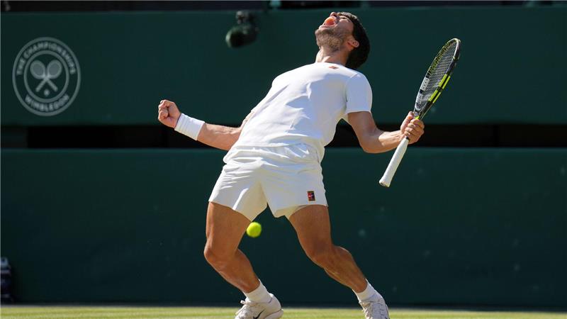 Sinner gegen Alcaraz im Finale - Djokovic chancenlos Carlos Alcaraz bejubelt den Finaleinzug.