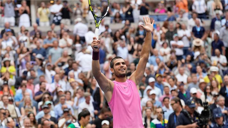 Carlos Alcaraz möchte im Finale der US Open Jannik Sinner als Nummer eins der Welt ablösen.