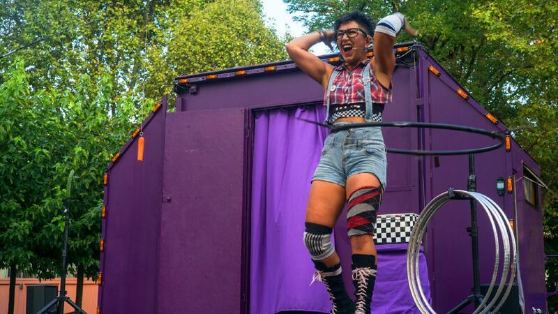 Harzburger Kurpark: Zwei Samstage hintereinander Programm Carmen La Tanik wird mit ihrem Laster, der gleichzeitig ihre Bühne ist, in den Kurpark rollen.