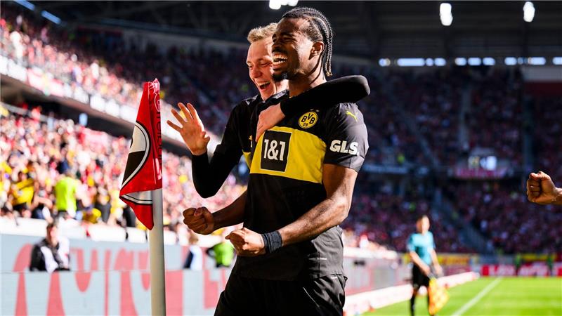 Voller Zuversicht nach Barcelona: BVB gewinnt in Freiburg Carney Chukwuemeka erzielt sein erstes Tor im BVB-Trikot.