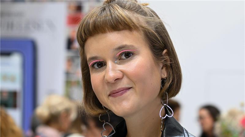 Caroline Wahl: „Finde es geil, dass ich jetzt polarisiere“ Caroline Wahl sieht Kritik an ihrer Person inzwischen gelassen.