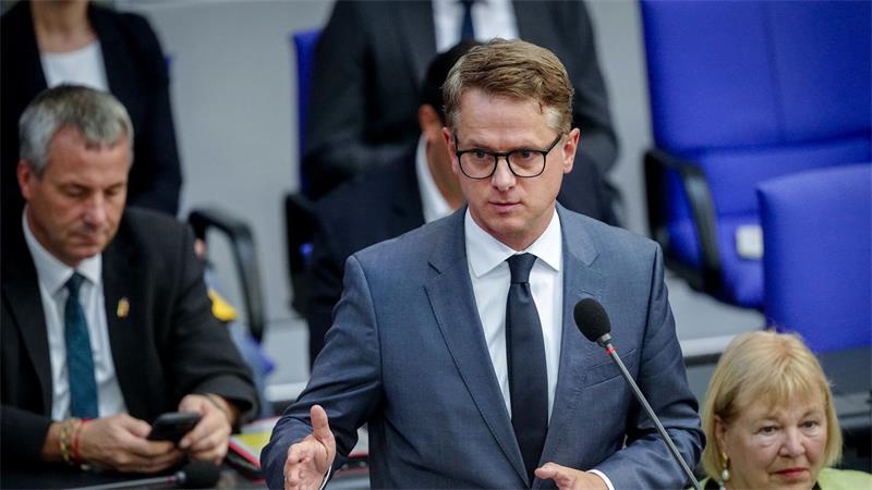 SPD will bei Pflegereform Leistungskürzung verhindern Carsten Linnemann (CDU) will am Mittwoch eigentlich seine Pflegereform ins Kabinett einbringen. (Archivbild)