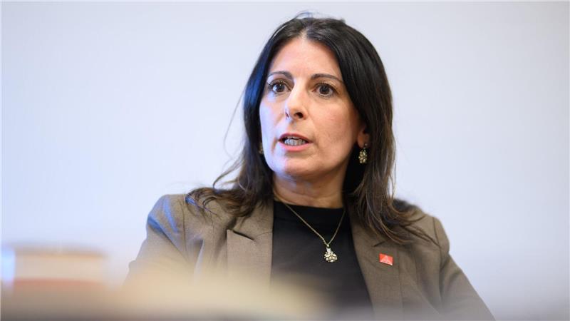 Cavallo will die Schließung von Autowerken verhindern – möglicherweise auch mit Hilfe der Rüstungsindustrie.