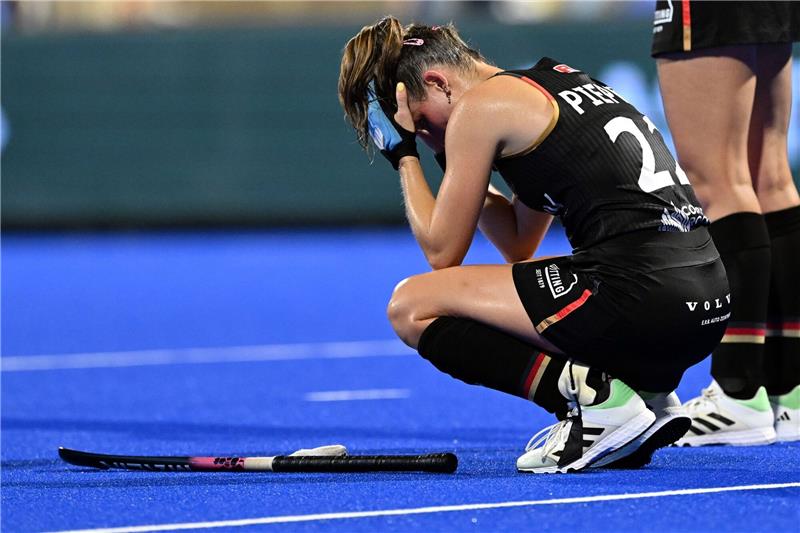 Frustrierende EM-Pleite für Hockey-Damen Cecile Pieper war nach dem verlorenen Halbfinale bedient.