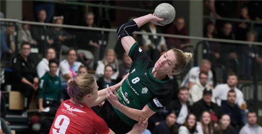Celina Bruns stellt sich immer mehr in den Dienst des Teams und reißt im vorigen Spiel gemeinsam mit Fenja Mönnich-Matthes die Lücken, die Marie Ermrich zu Toren nutzt.
