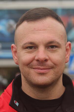 Das Foto zeigt Cem Ince.