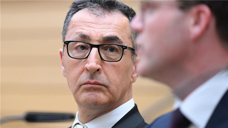Cem Özdemir will mit Manuel Hagel offizielle Gespräche über eine Regierungszusammenarbeit führen.