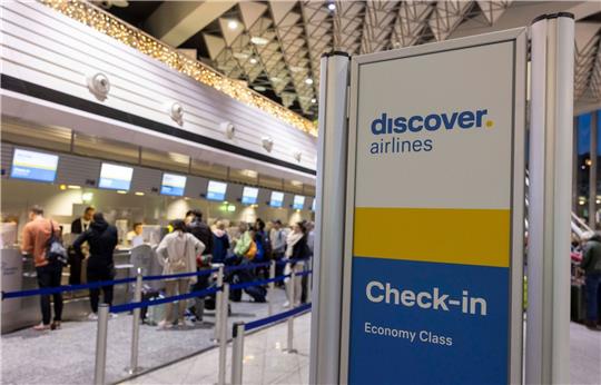 Check-In der Lufthansa-Tochter Discover Airlines am Frankfurter Flughafen.