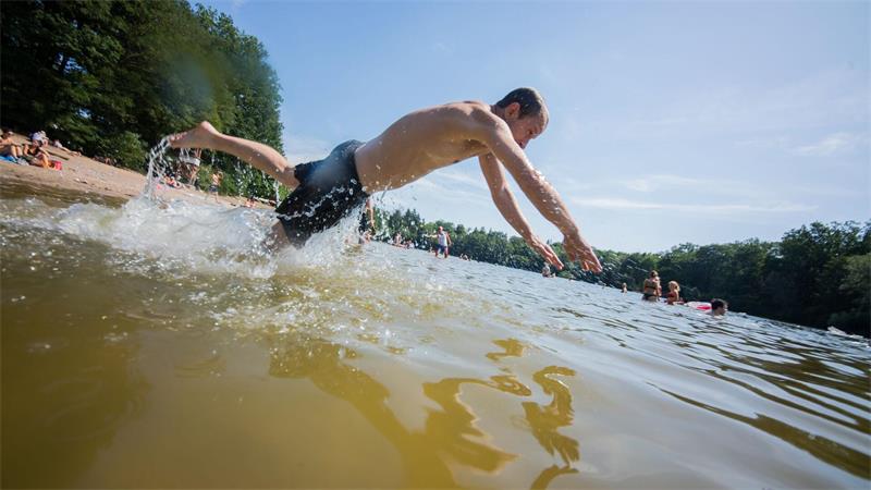 Bericht: EU-Badegewässer doch nicht so unbedenklich Chemische Schadstoffe spielen bei der Bewertung von Badegewässern bisher keine Rolle.