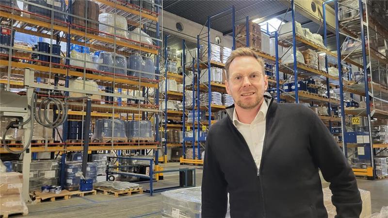 Chemitas will Gefahrstoffe wieder selbst in Goslar einlagern Chemitas-Chef Lennart Ermert verwaltet mit seinem Unternehmen an der Langen Wanne ein Lager mit rund 7000 Paletten-Stellplätzen.