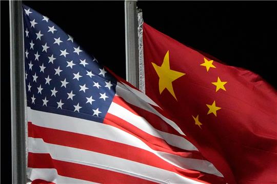 China hat Sanktionen gegen drei US-Rüstungskonzerne angekündigt.